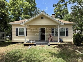 Building Photo - 202 Rick St