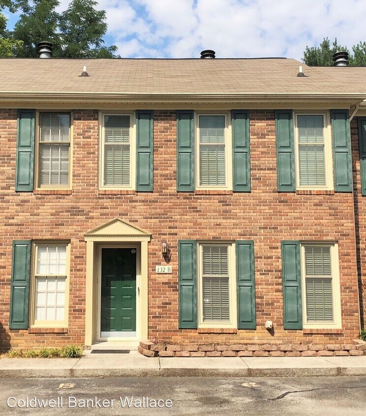 Primary Photo - 2 br, 2.5 bath House - 132 B Durwood Road