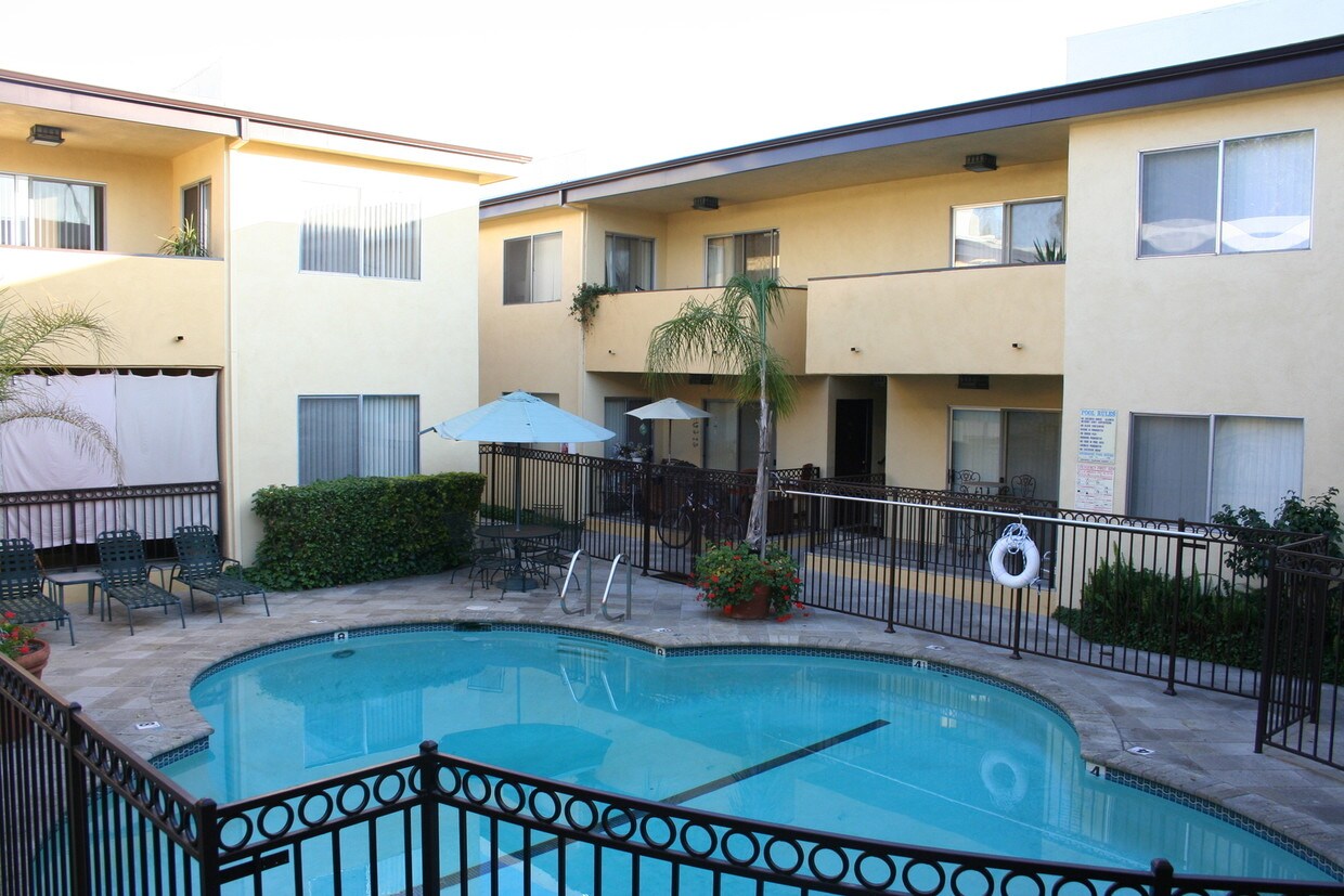 Primary Photo - 4334 Matilija Ave