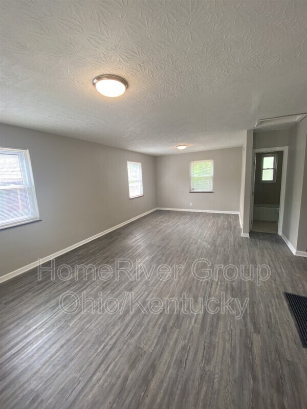 7413 Park Ave, Cincinnati, OH 45231 House Rental in Cincinnati, OH