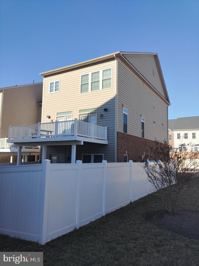 Building Photo - 44373 Foxthom Terrace