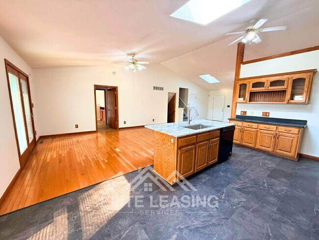 Foto del edificio - Luxury Living in Auburn