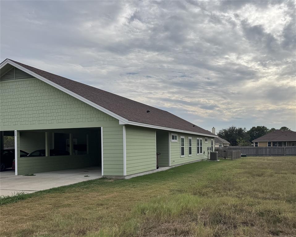 Foto principal - 905 Crockett St