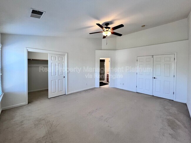Foto del edificio - 5460 W Ashcroft Ave