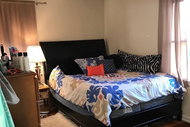 Bedroom 1 (2nd floor) - 364 McKenzie St N