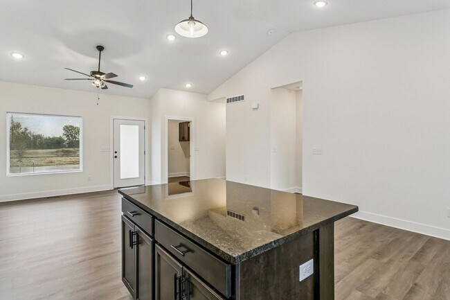 Foto del edificio - 5139/41 S Chase Ave