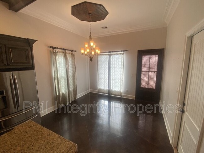 Building Photo - 102 Hideaway Cv