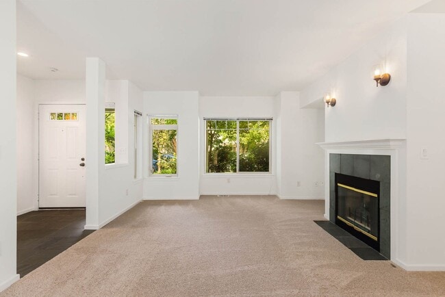 Building Photo - 15855 NE 92nd Way