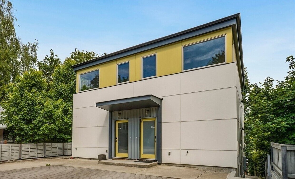 Primary Photo - Madison Valley Townhome