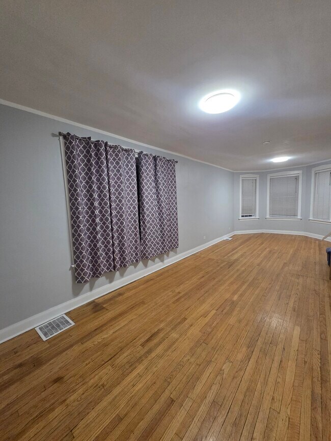 Foto del edificio - 1915 Harvey Ave