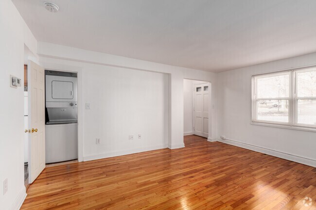 2BR, 1BA - 1,000SF - Living Room - Rivercroft Apartments and Townhouses