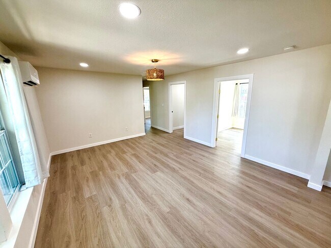 Foto del edificio - AVAILABLE NOW! 3 Bedroom / 2 Bath Home Nea...