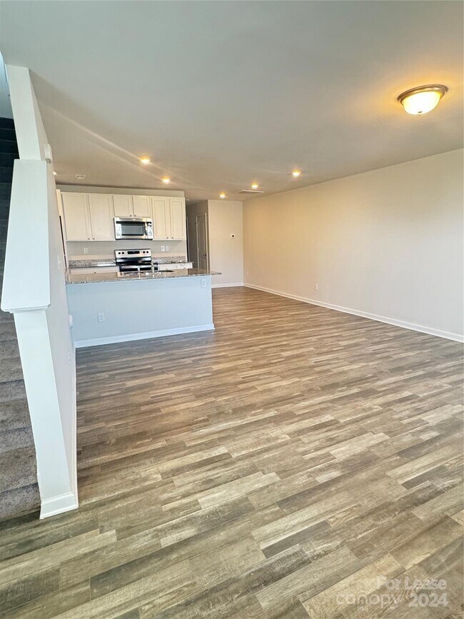 Building Photo - 210 Winston Ln