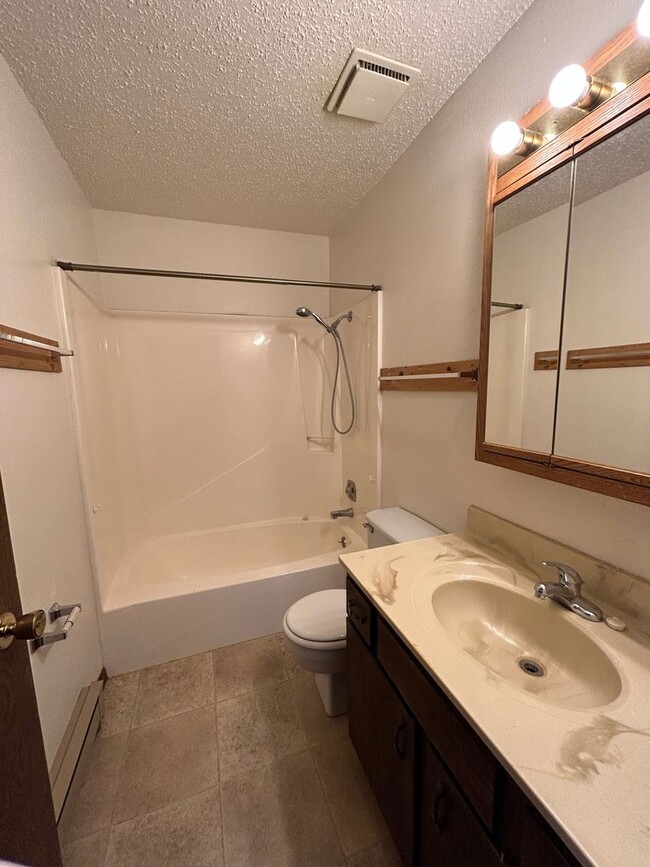 Foto del edificio - Crown Point Rentals