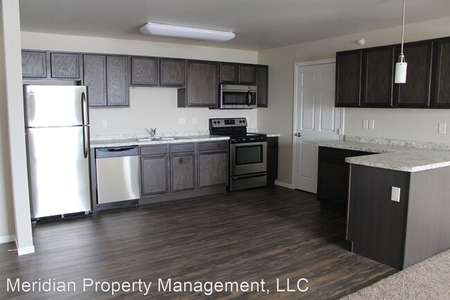 Building Photo - Studio, 1 bath Apartment - 3901 30th Ave S...