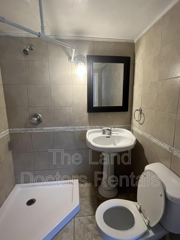 Foto del edificio - 531 1/2 W 9th E