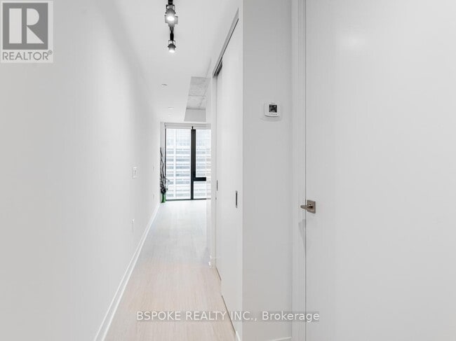 Building Photo - 195 McCaul St