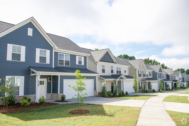 Building Photo - Hadley Crossing