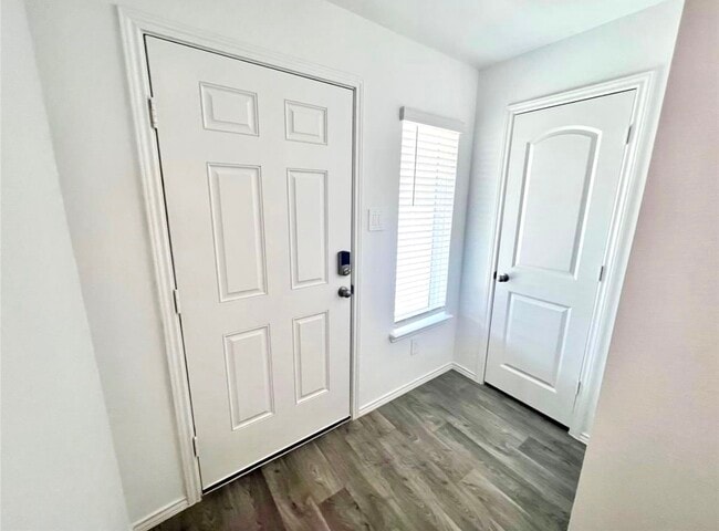 Building Photo - 14220 Fern Meadows Dr