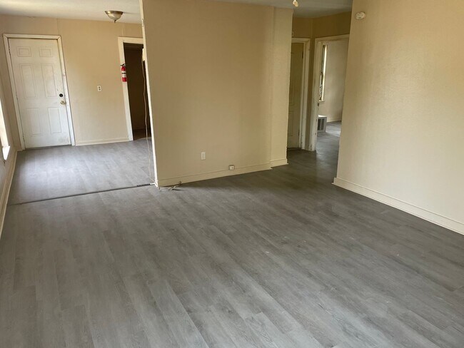 Building Photo - Remodeled 3 Bedroom Home
