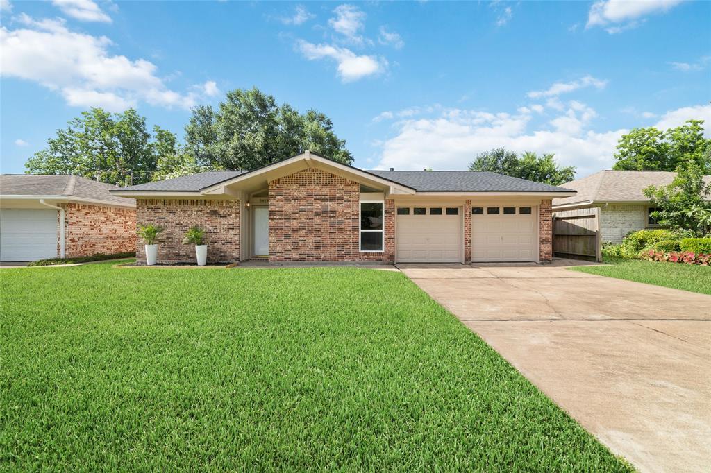 Primary Photo - 5819 De Lange Ln