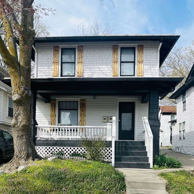 Building Photo - 518 W Lexington Ave