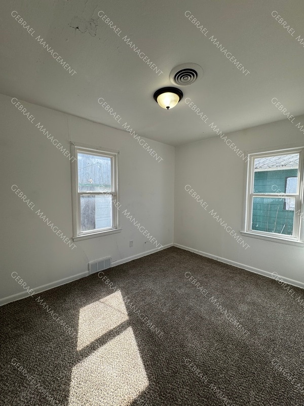 Building Photo - 2469 Gibson St