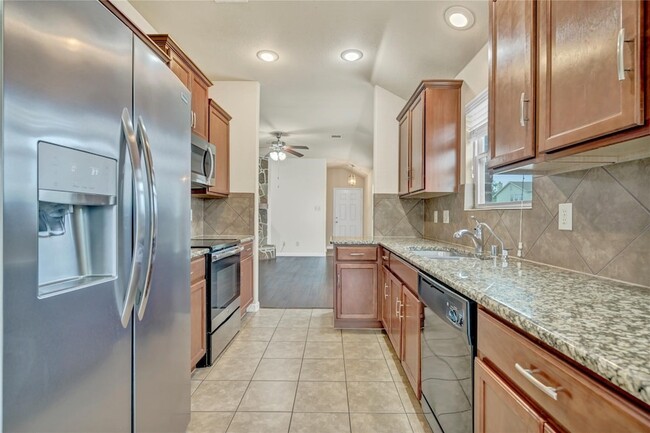 Building Photo - 9001 Tumbleweed Dr