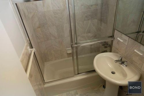 Building Photo - 151 W 16th St