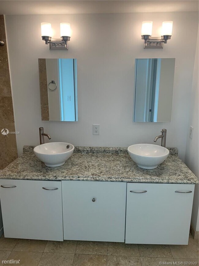 Foto del edificio - 3 br, 2 bath  - WIND