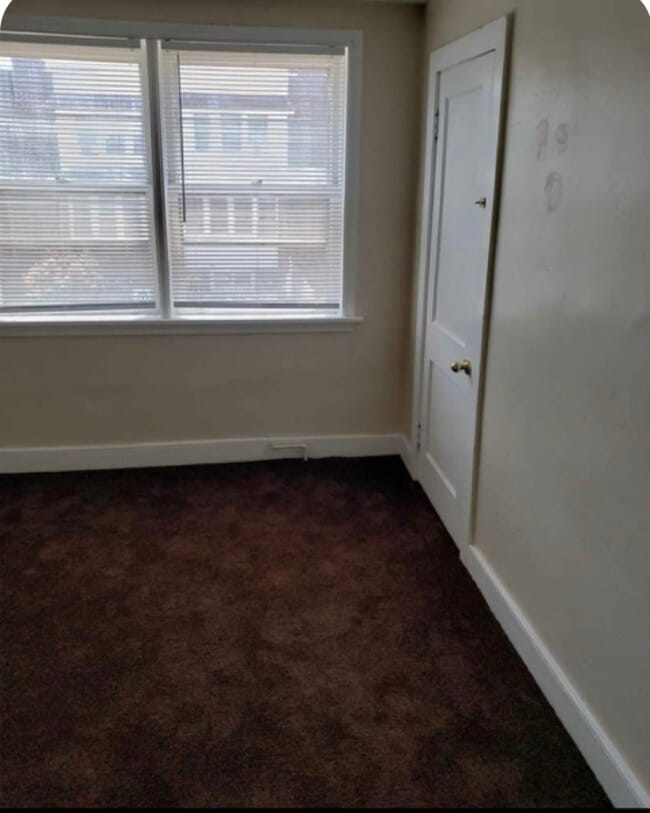 Foto del edificio - 323 N 10th St