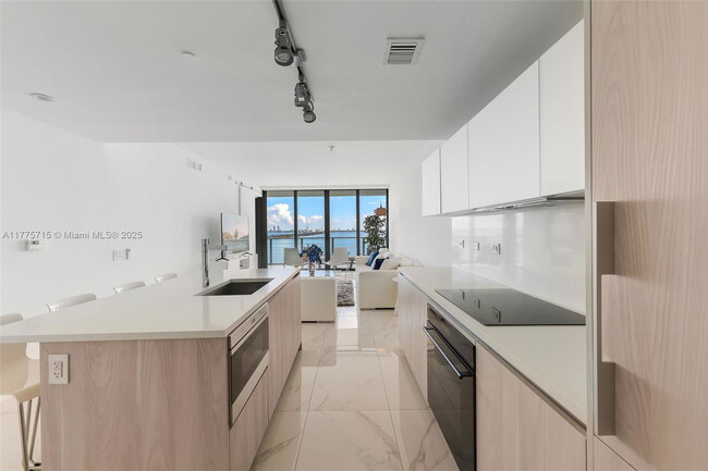 Foto del edificio - 3131 NE 7th Ave