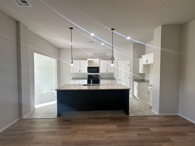 Foto del edificio - New - 4 bedroom in Bixby - Gated Community