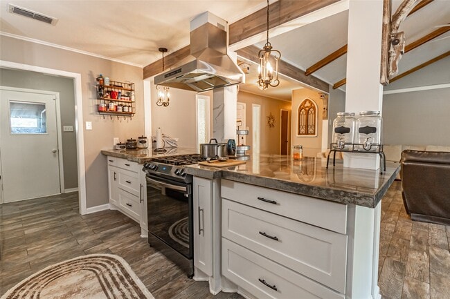 Foto del edificio - 635 W Church