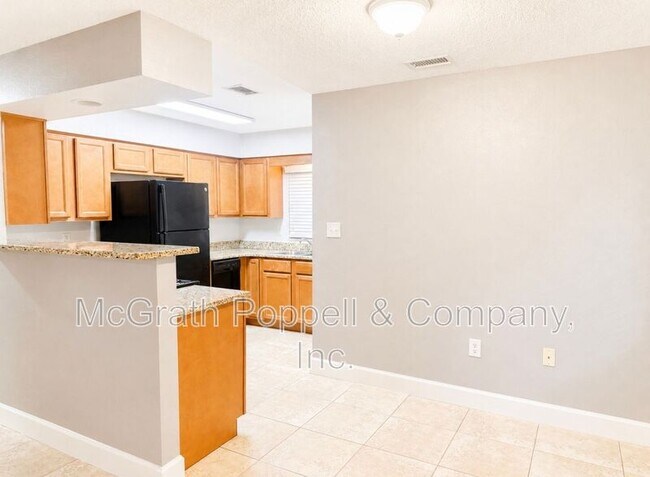 Foto del edificio - 7704 Chase Rd