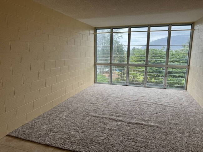 Building Photo - Upgraded Beachfront Studio Apartment in Ha...