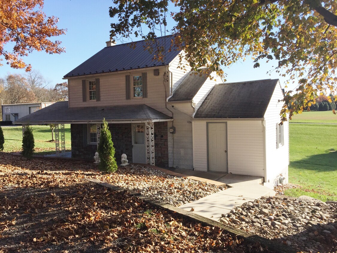 WELCOME TO 4455 KILE! - 4455 Kile Dr