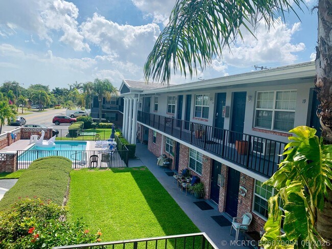 Foto del edificio - 2701 Middle River Dr