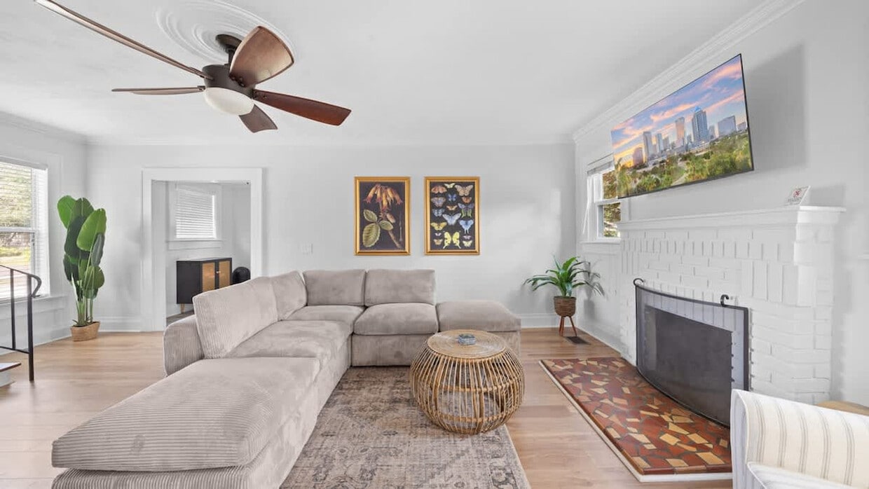 Foto principal - 720 1/2 W Woodlawn Ave