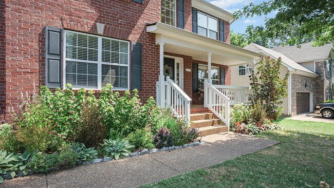 Foto del edificio - 2112 Burgess Ln