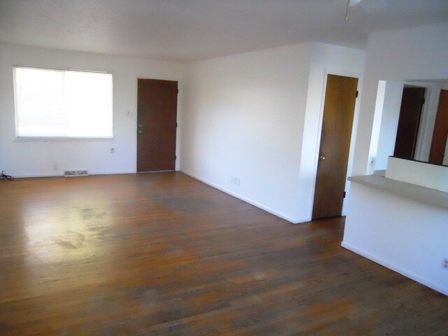 Foto del edificio - Pre lease July 2026!!  Great House in Sout...