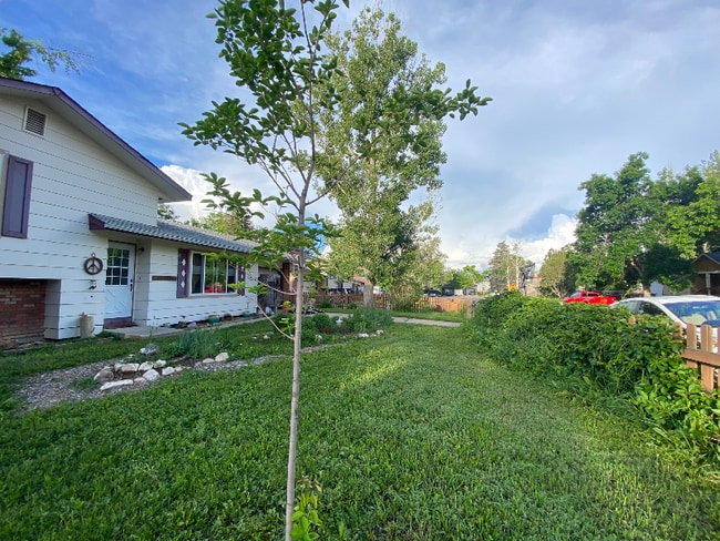 Building Photo - 2524 W Plum St