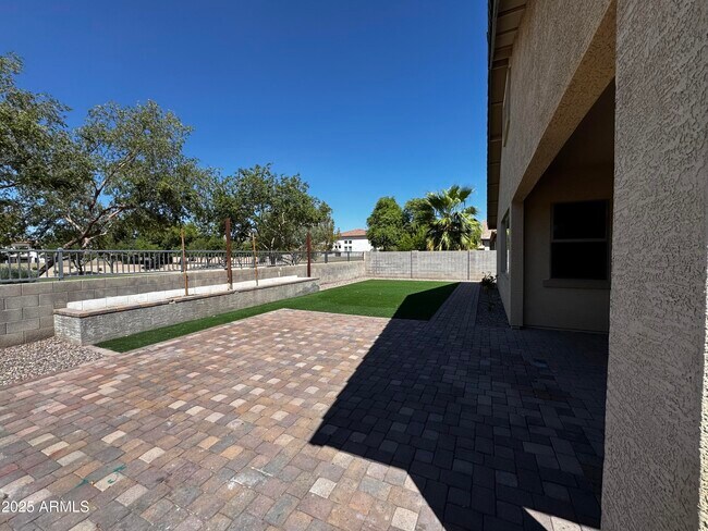 Foto del edificio - 8866 West Myrtle Ave