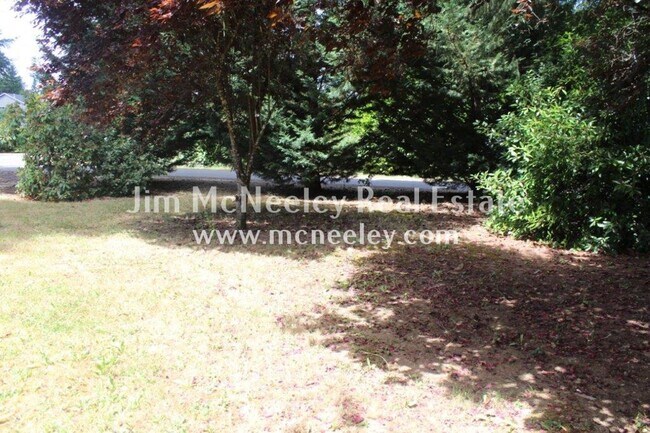 Building Photo - 3 br, 1 bath House - 52564 North Rd