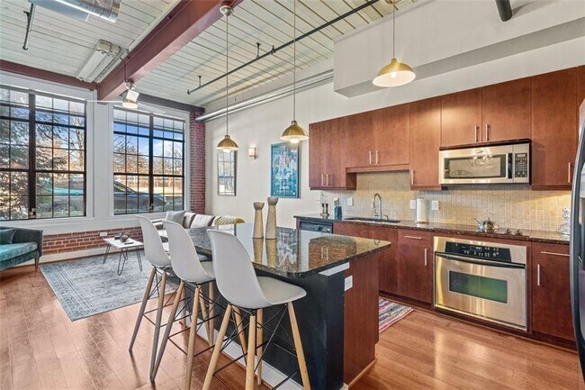 Foto del edificio - 1261 Caroline St NE