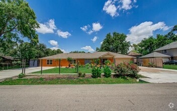 Building Photo - 9009 Conger St