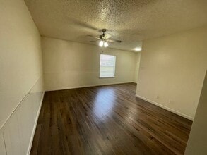 Building Photo - 1702 Kirk Ave