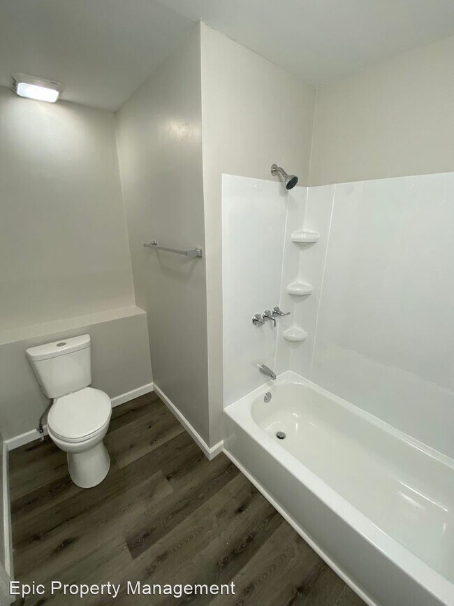 Building Photo - 3 br, 1 bath House - 1700 NW Polk St
