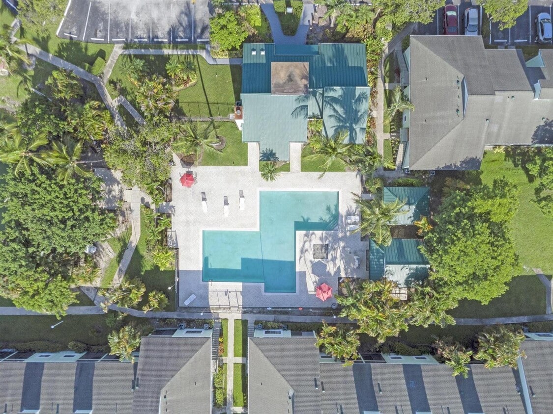 Primary Photo - 4090 N Pine Island Rd