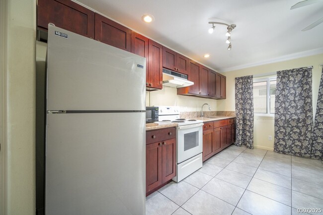 Foto del edificio - Ground Floor 2/2 Duplex in Wahiawa w/ Sola...